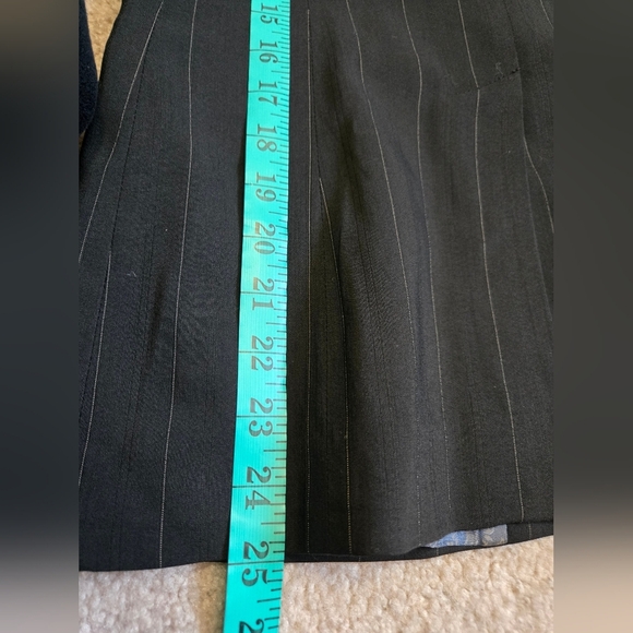 FRANCO MIRABELLI Black Pinstripe Lightweight Wool Blazer. Size 4 - Picture 12 of 13